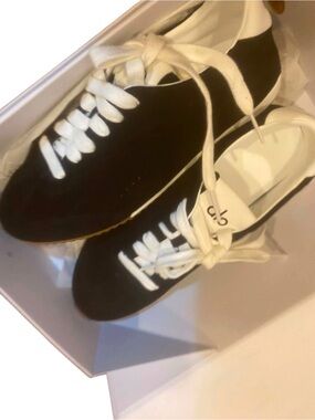 NIB Alo Yoga Sunset Sneakers Size Men's 7.5 Women's 9 BLACK/IVORY